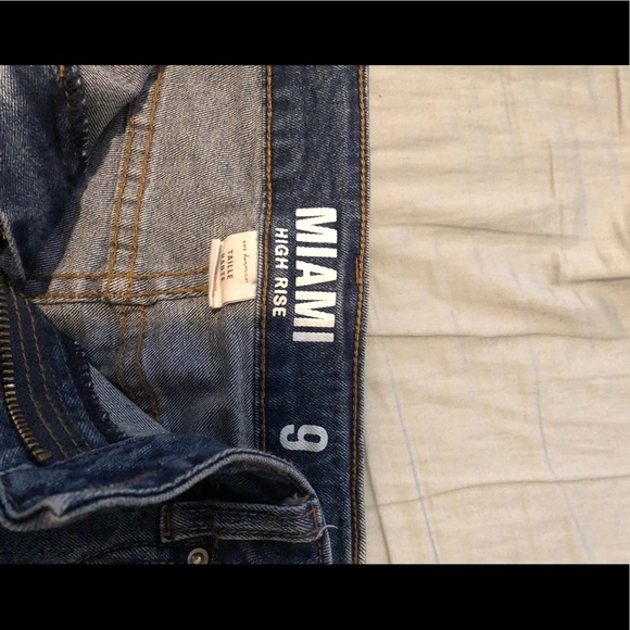 Denim shorts - Picture 2 of 6